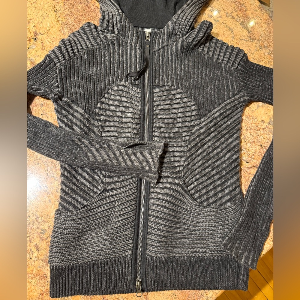 Lululemon athletica Black & Grey Ribbed Women's Hooded Full-Zip Sweater - Picture 10 of 15